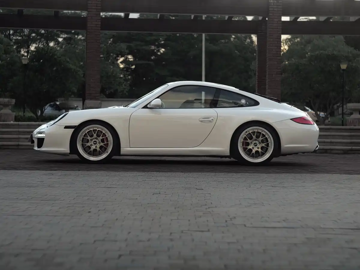 Porsche 911 2010 Carrera 3.6L фото 15