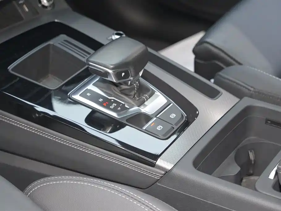 Audi Q5L 2022 Facelift 40T Luxury Dynamic фото 16