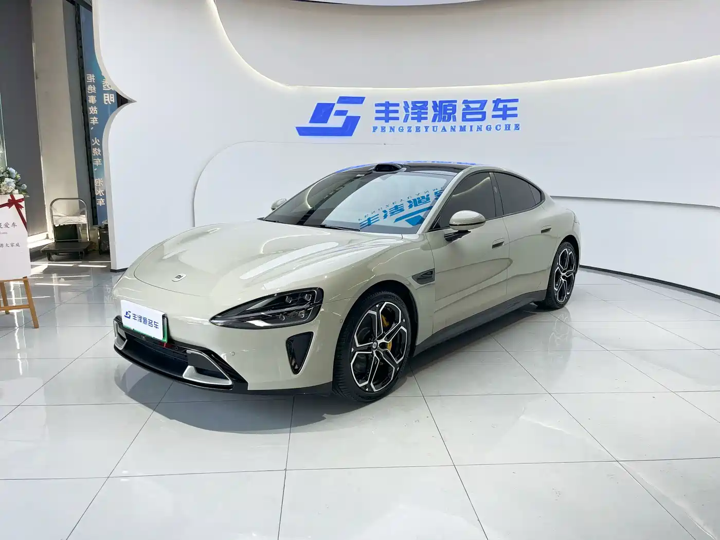 Xiaomi SU7 2024