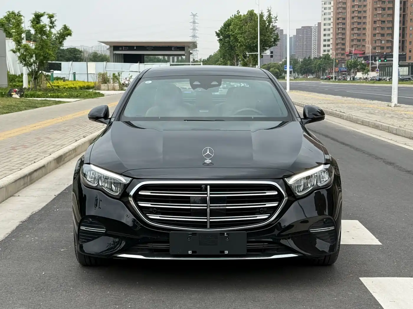 Mercedes-Benz E-Class New Energy 2024 E 350 e L Plug-in Hybrid Sedan фото 2