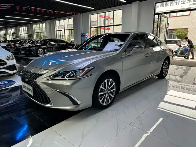 Lexus ES 200, Совершенство