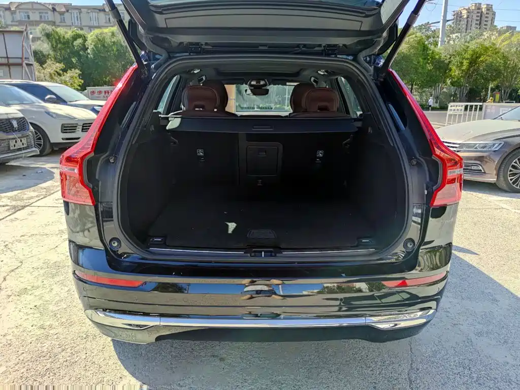 Volvo XC60 2024 2025 B5 AWD Smart Elite Luxury Edition