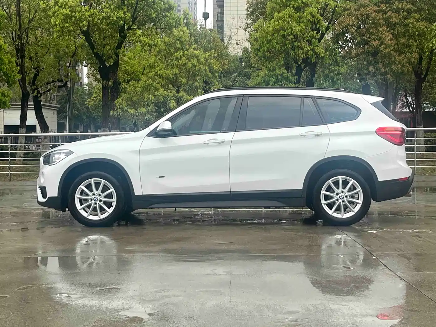 BMW X1 2018 sDrive18Li Fashion Model фото 3