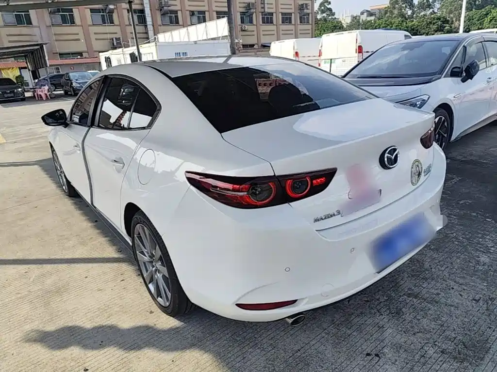 Фото 5 - Mazda Mazda 3
