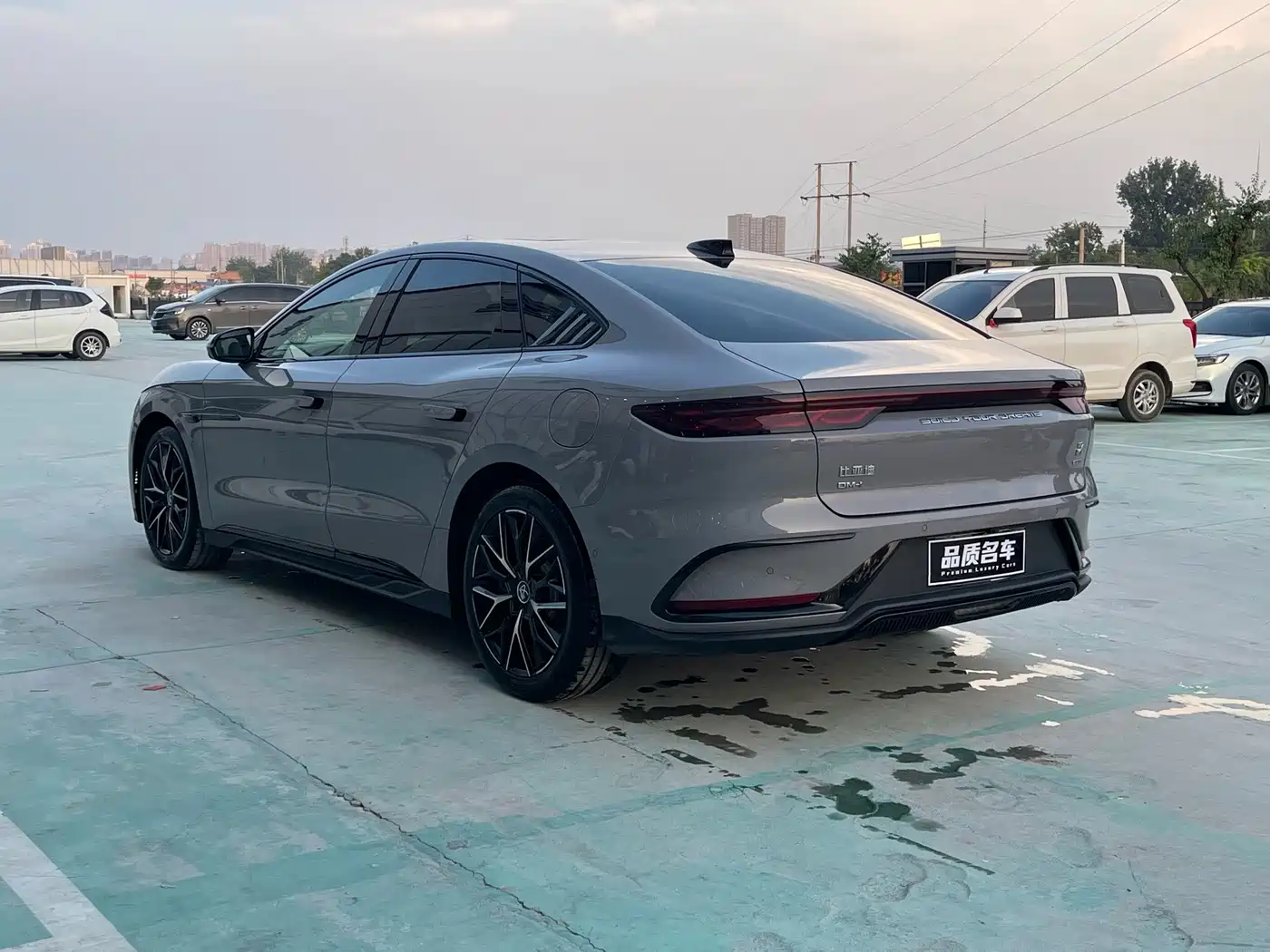 BYD Han 2025 2025 DM-i Smart Driving Edition 125KM Honor