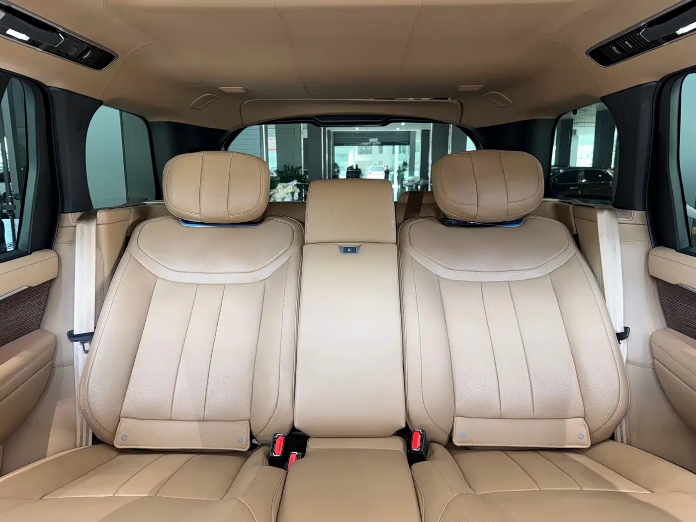 Land Rover Range Rover 2024 3.0 L6 400PS Exemplary Extended фото 5