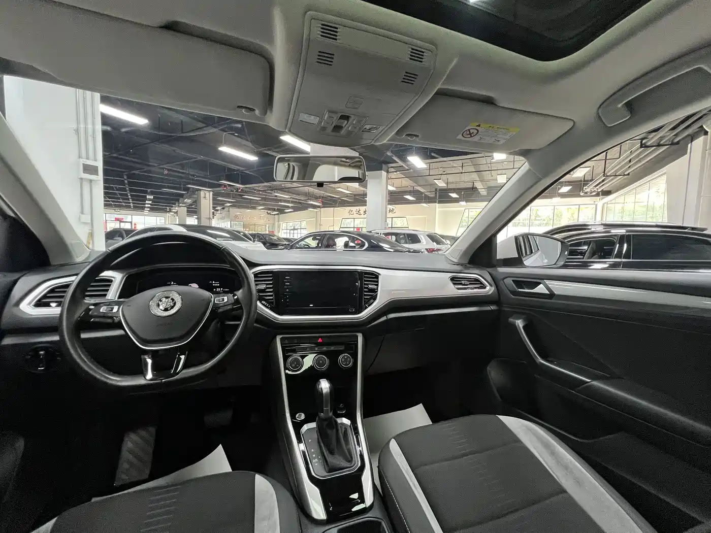 Volkswagen T-Roc, миниатюра 9
