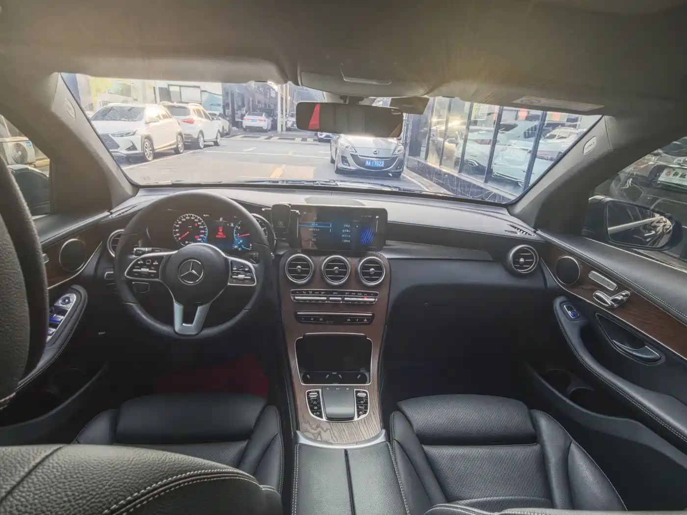 Mercedes-Benz GLC 2020 Facelift GLC 260 L 4MATIC Luxury фото 14