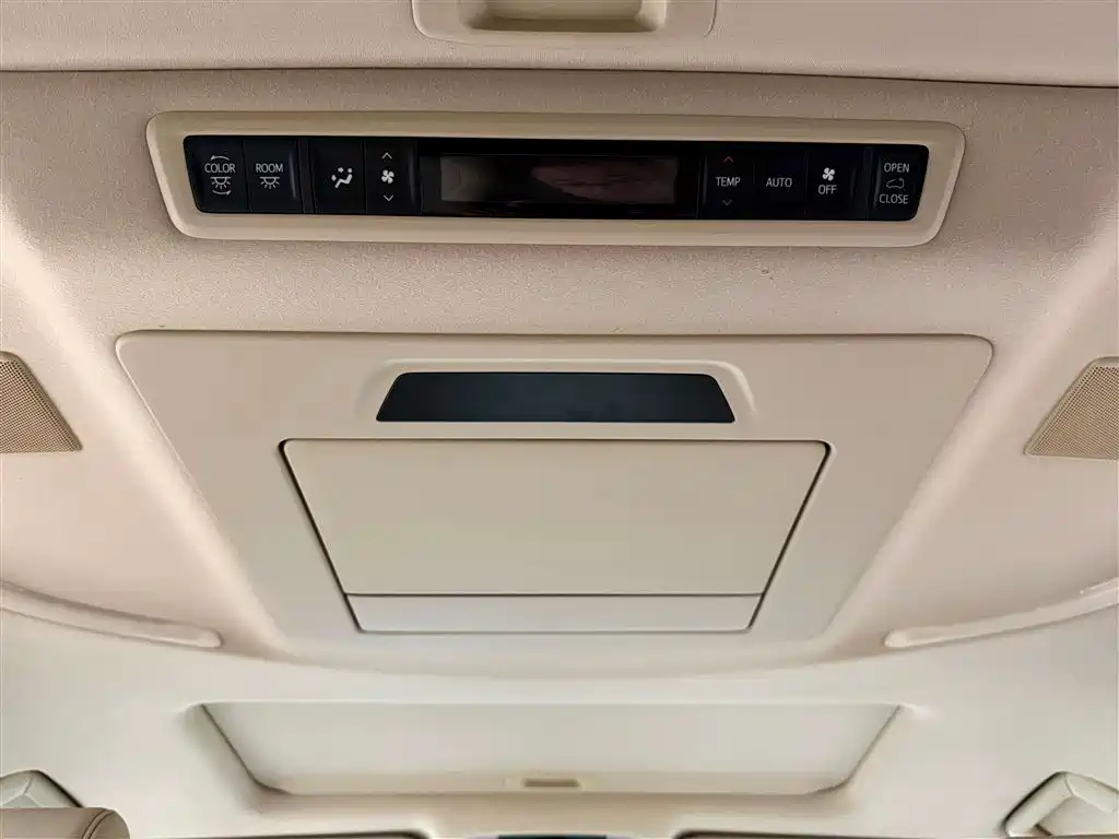 Toyota Vellfire 2021 Crown Hybrid 2.5L HV Premium Edition фото 32