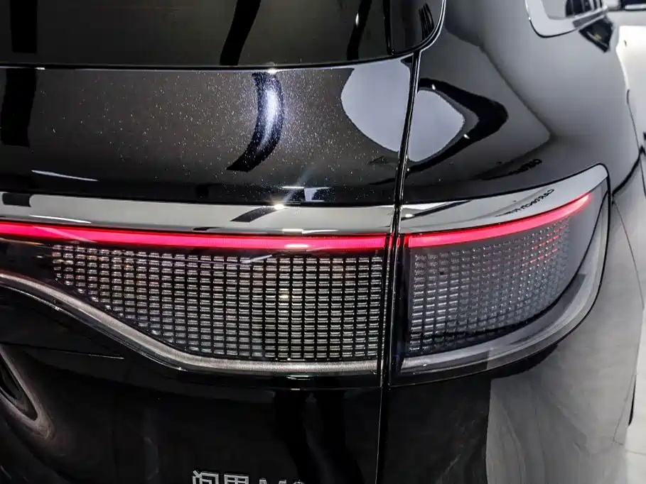 Aito AITO M8 2025 2025 Range Extender Max+ Edition 53.4kWh 5-seater