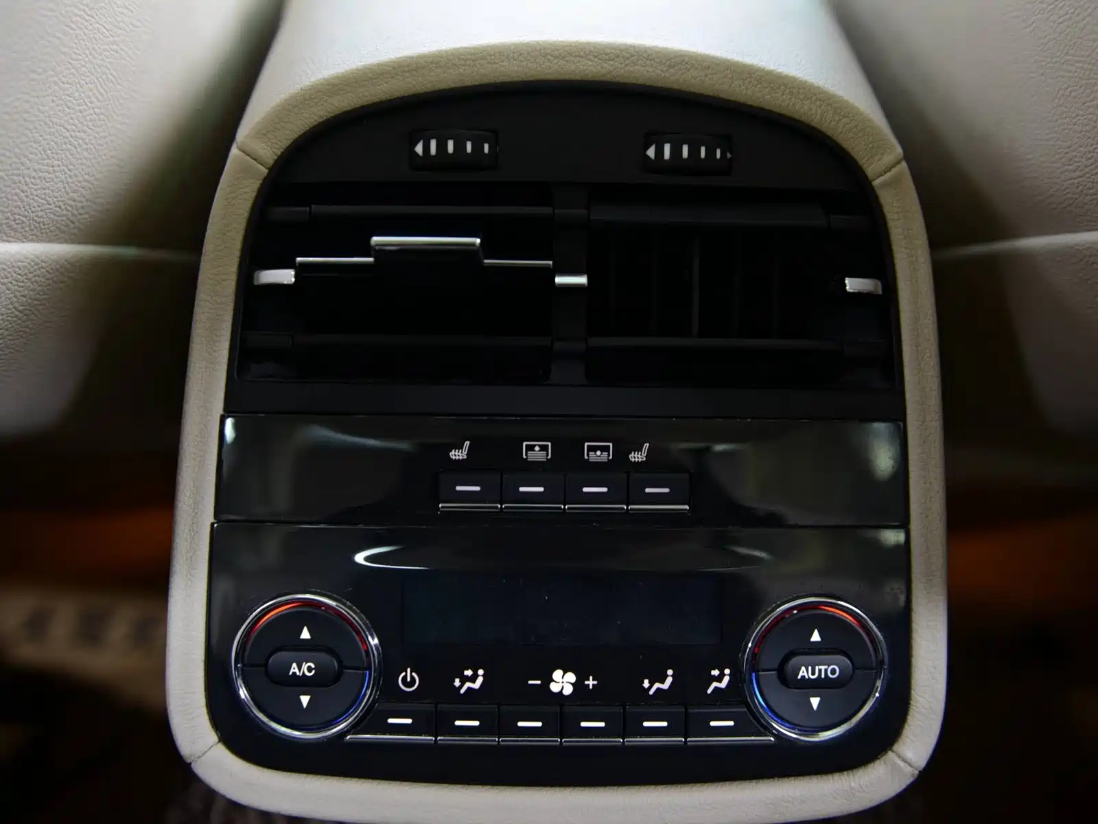 Photo 15 - Maserati Quattroporte