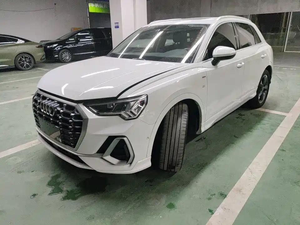 Audi Q3 2023 35 TFSI Fashion Dynamic (1.4T)