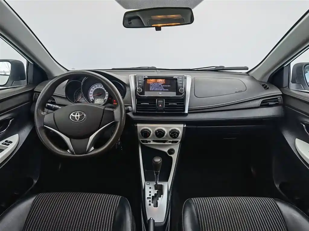 Toyota YARiS L Zhi Xuan 2015 1.5G Auto Sunroof Special Edition фото 5