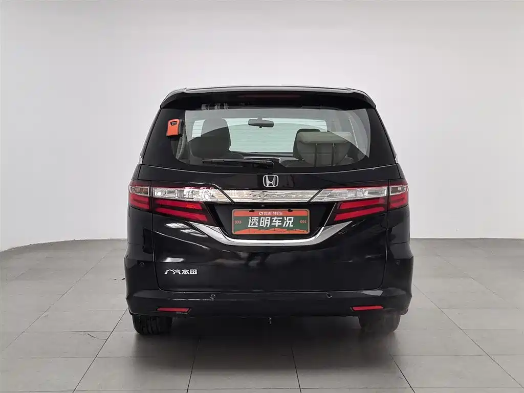 Honda Odyssey 2017 2.4L Luxury Edition фото 4