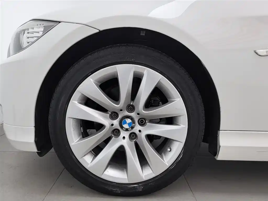 BMW 3 Series 2012 320i Luxury фото 17