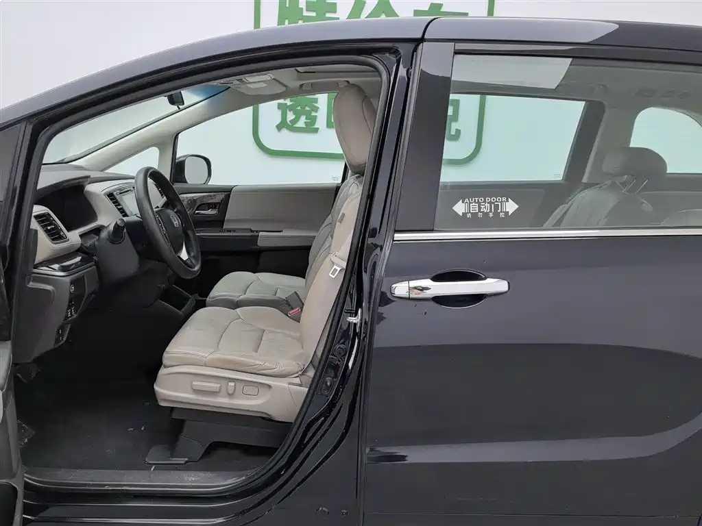 Honda Odyssey 2017 2.4L Luxury Edition фото 10