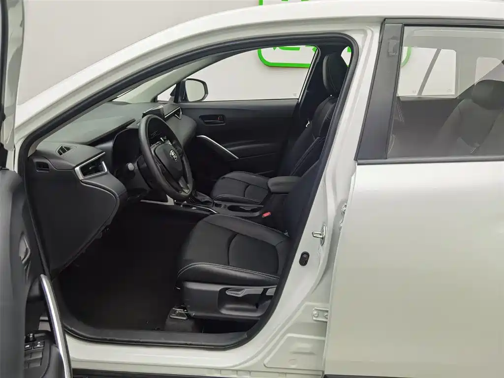 Toyota Corolla Cross 2023 2.0L Elite Edition фото 10