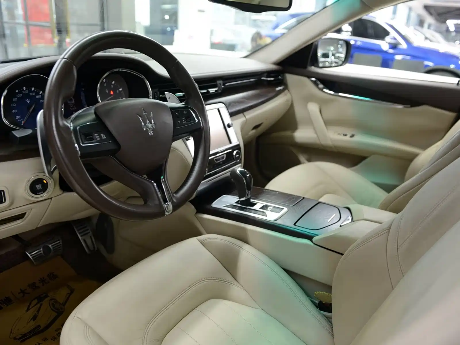 Photo 7 - Maserati Quattroporte