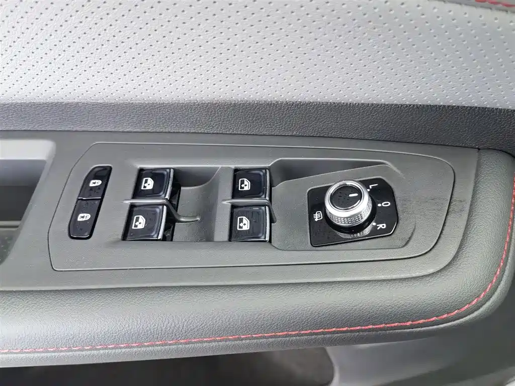 Volkswagen Teramont 2023 Teramont X 330TSI 2WD Luxury фото 9