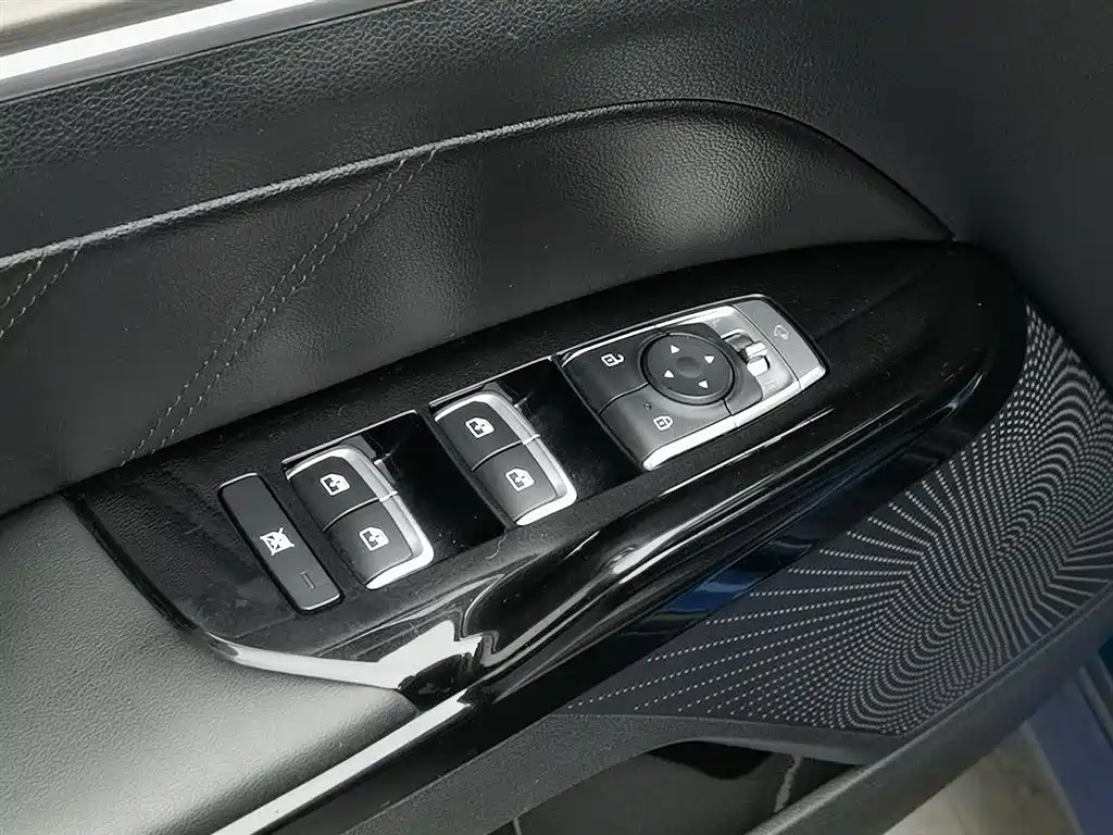 Kia K5 2020 270T CVVD Luxury Tech Version фото 9
