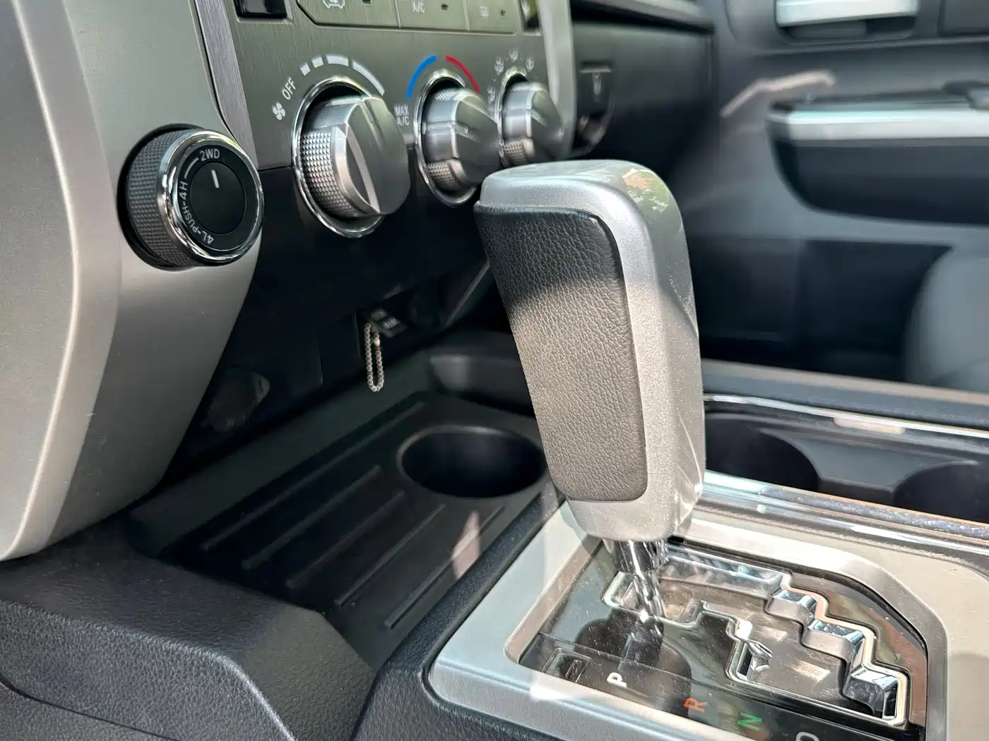 Toyota Tundra 2014 5.7L TRD Pro фото 17