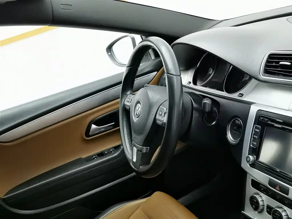 Volkswagen FAW-Volkswagen CC 2013 1.8TSI Luxury фото 22