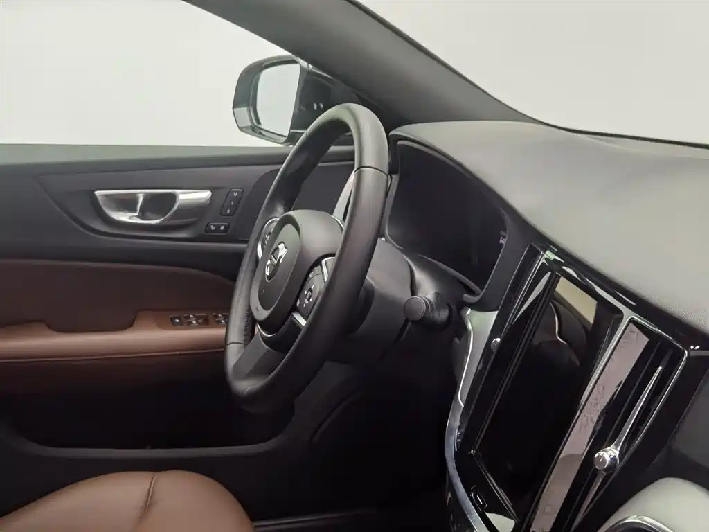 Volvo S60 2025 B4 Smart Luxury Edition фото 22