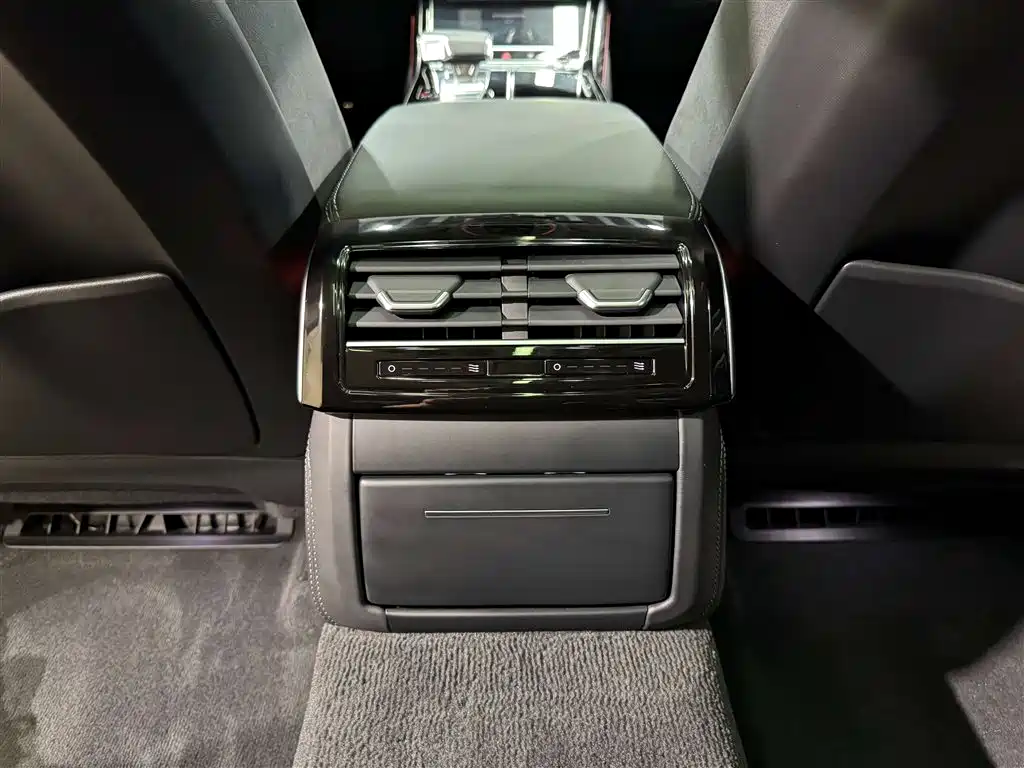 Audi A8 2023 A8L 50 TFSI quattro Exclusive фото 23