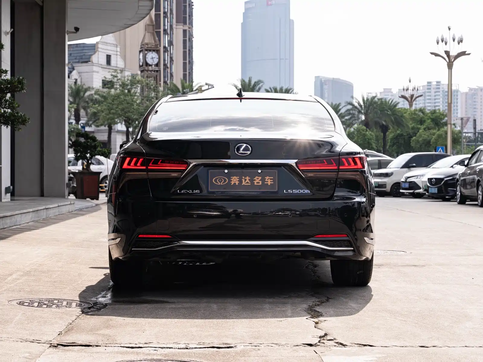 Фото 5 - Lexus LS