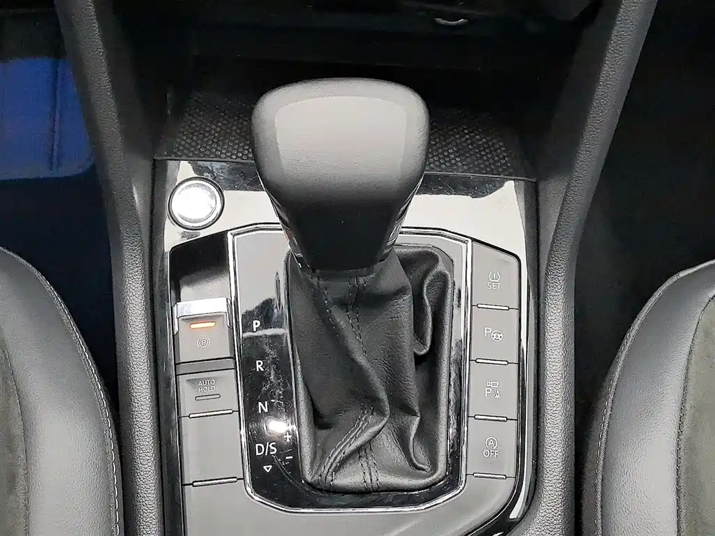 Volkswagen Tiguan L 2021 330TSI Automatic 2WD R-Line Premium фото 13