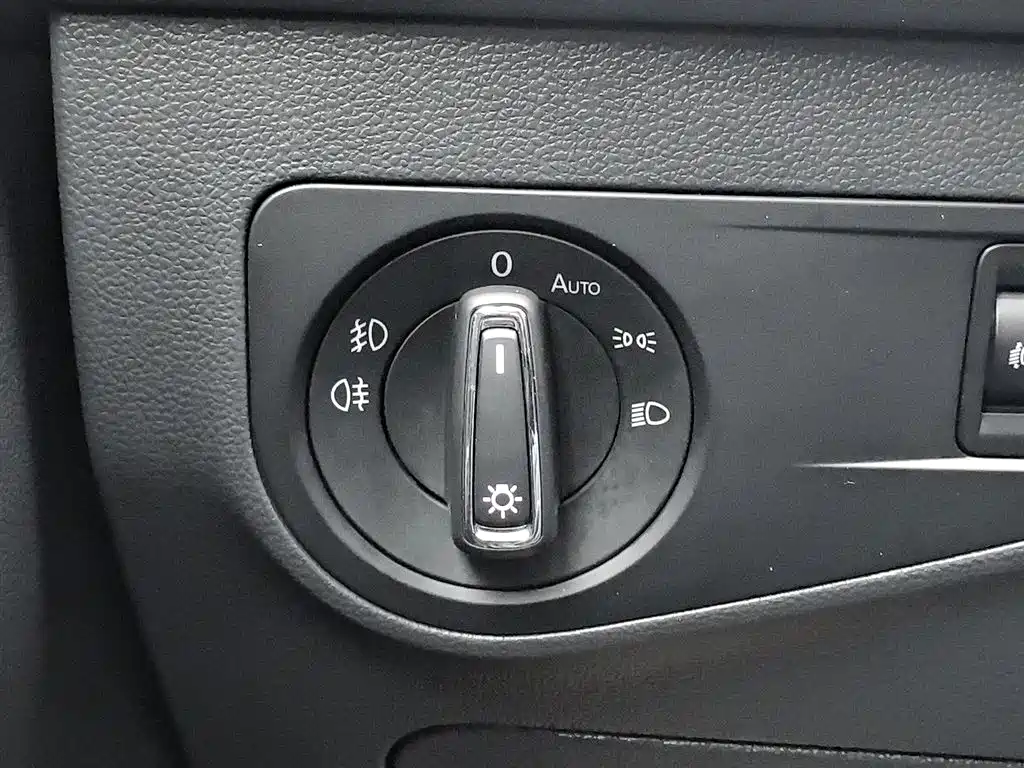 Volkswagen Tiguan L 2021 330TSI Automatic 2WD R-Line Premium фото 21