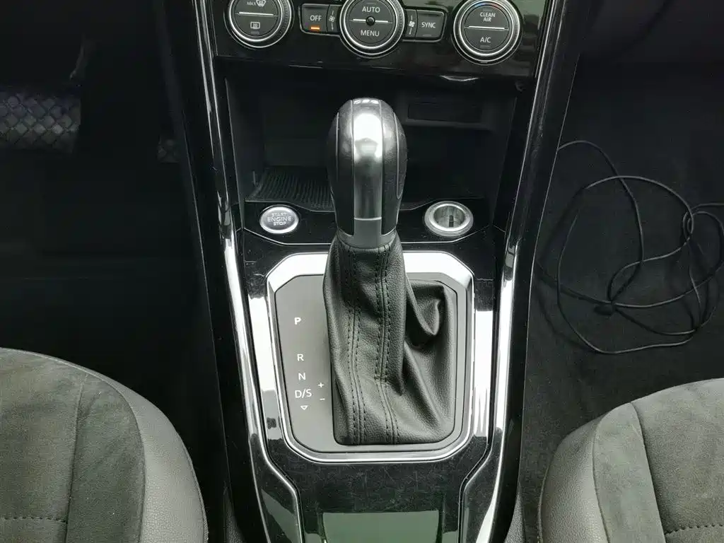 Volkswagen T-ROC 2019 280TSI DSG 2WD Luxury Type China VI фото 13