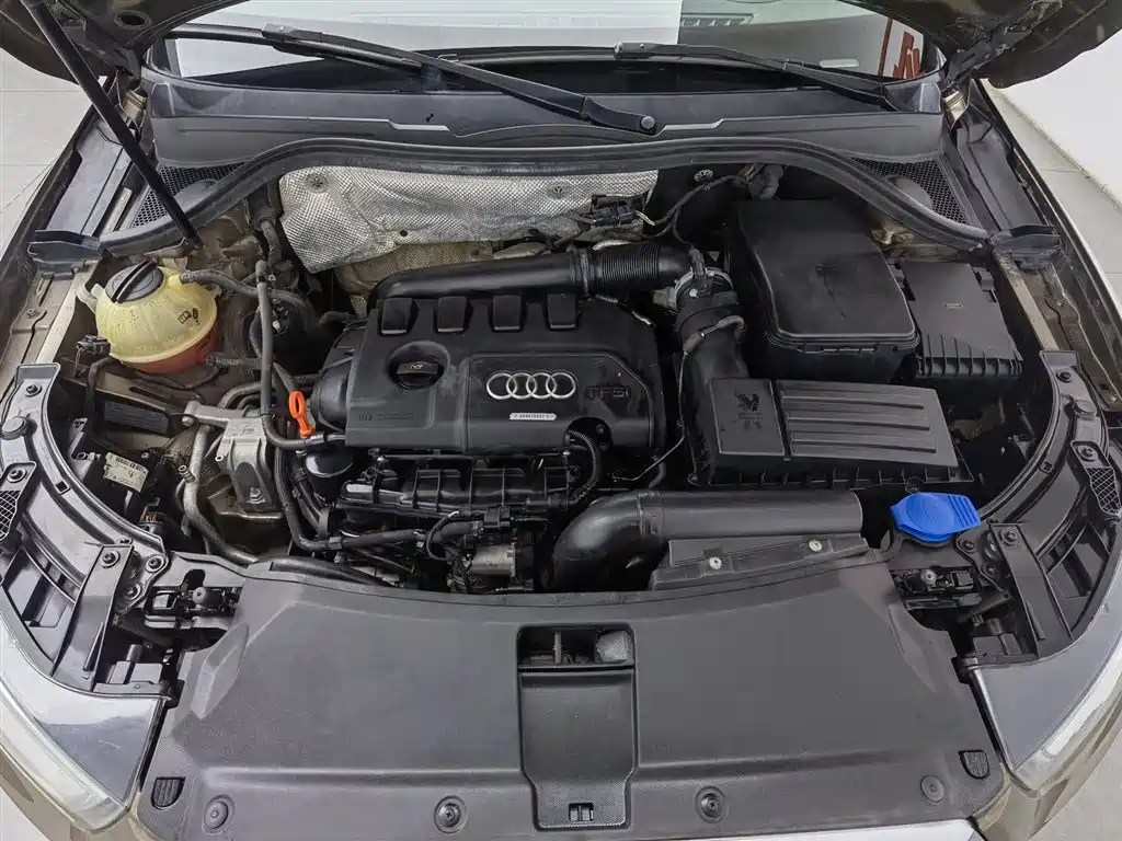 Audi Q3 2015 35 TFSI quattro Technology фото 6