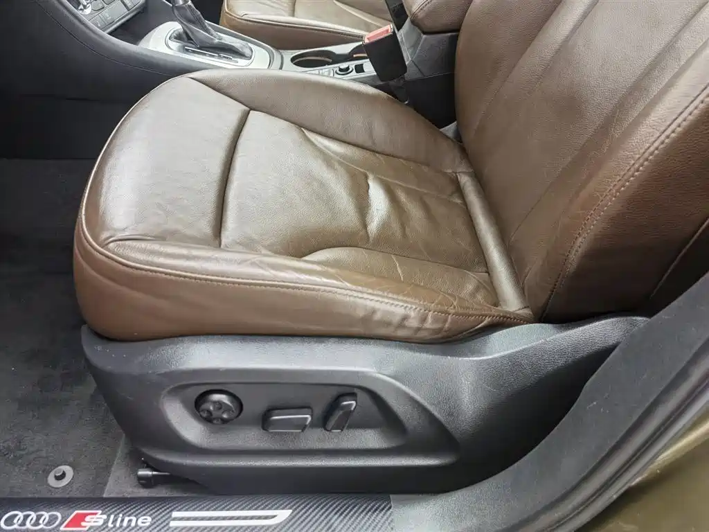 Audi Q3 2015 35 TFSI quattro Technology фото 20