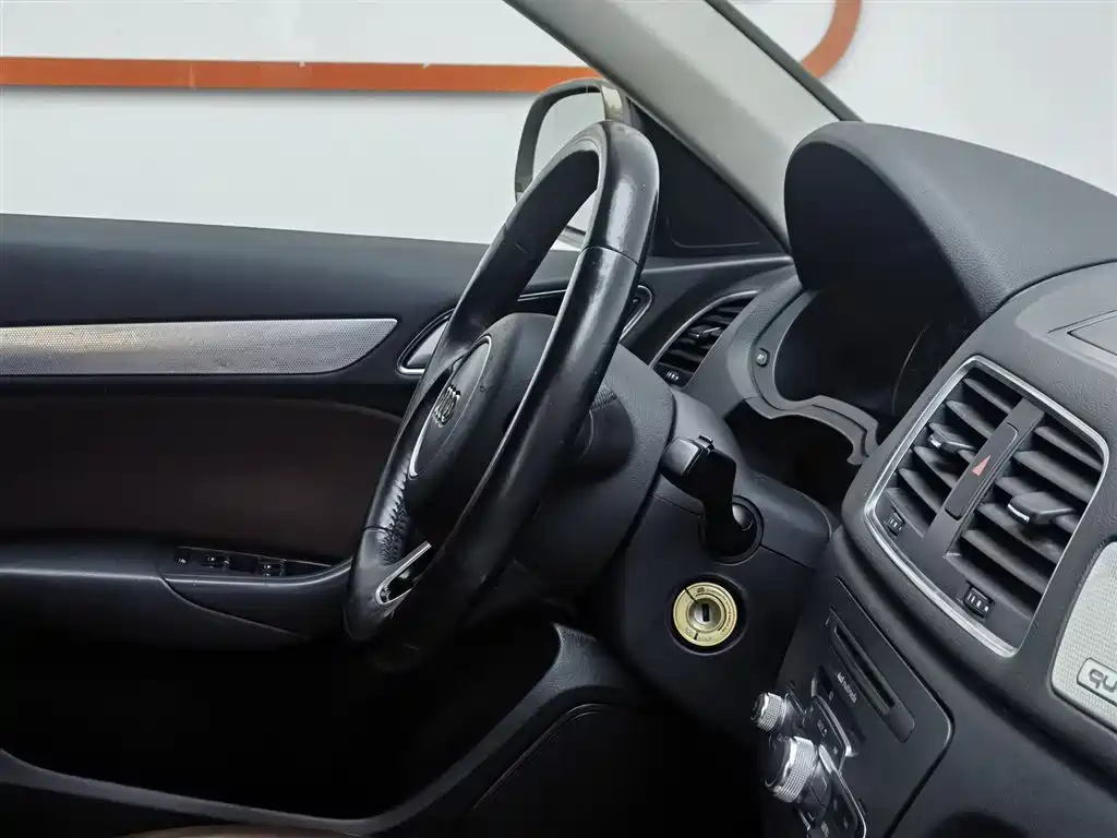Audi Q3 2015 35 TFSI quattro Technology фото 22