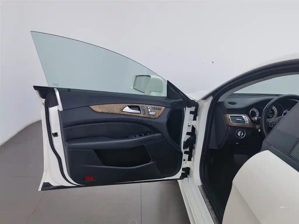 Mercedes-Benz CLS 2015 CLS 320 фото 8