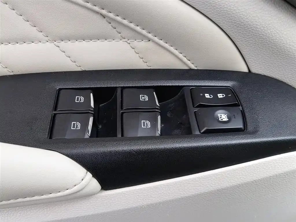 GAC Trumpchi Trumpchi M8 2018 320T Premium Edition фото 9
