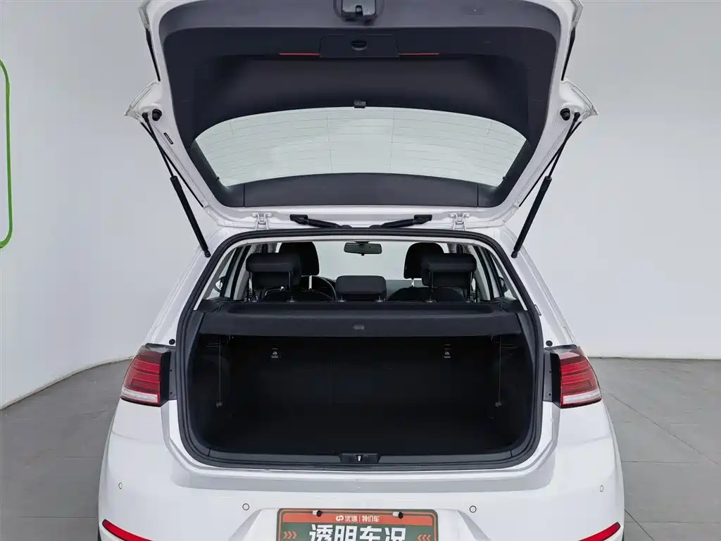 Volkswagen Golf 2020 200TSI DSG Comfort Progressive Edition фото 16
