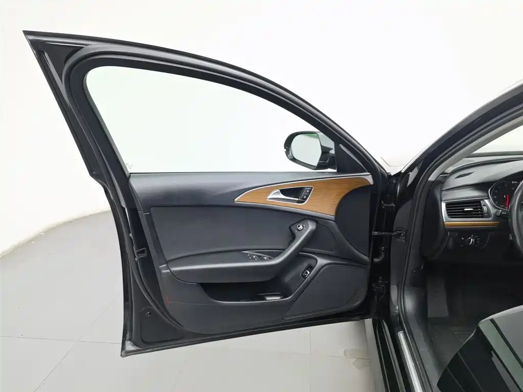 Audi A6L 2018 30th Anniversary 30 FSI Style фото 8