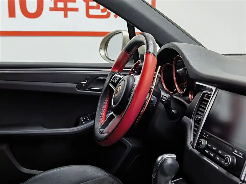 Porsche Macan 2017 Macan 2.0T фото 22