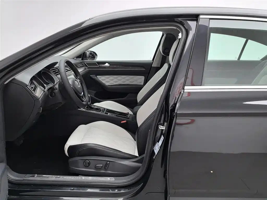 Volkswagen Magotan 2018 330TSI DSG Luxury фото 10
