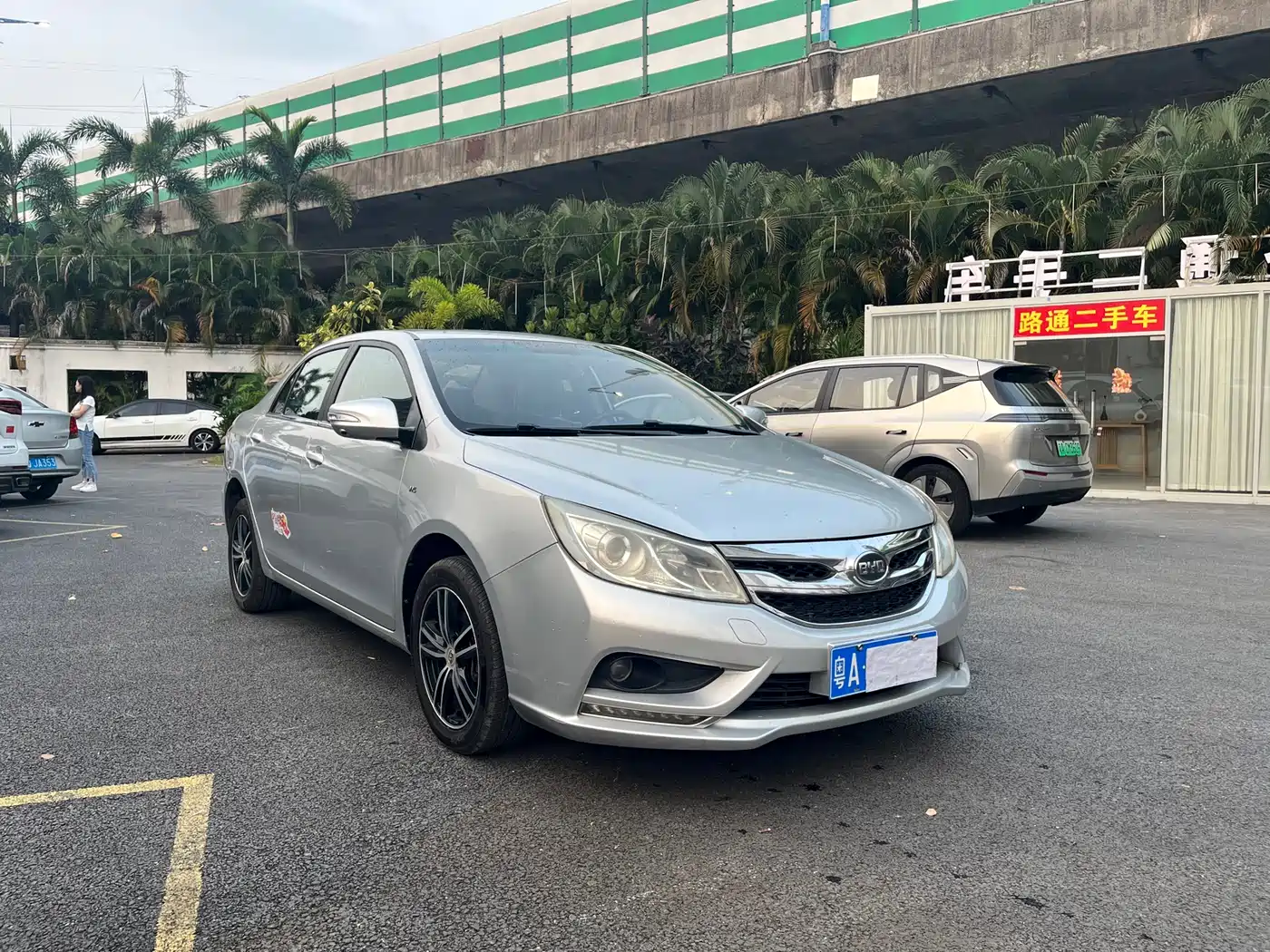 BYD Surui 2015 1.5L Automatic Luxury Model фото 3