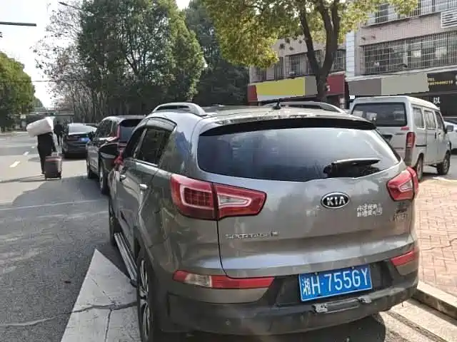 Kia Sportage 2011 2.0L Automatic 2WD GLS фото 4