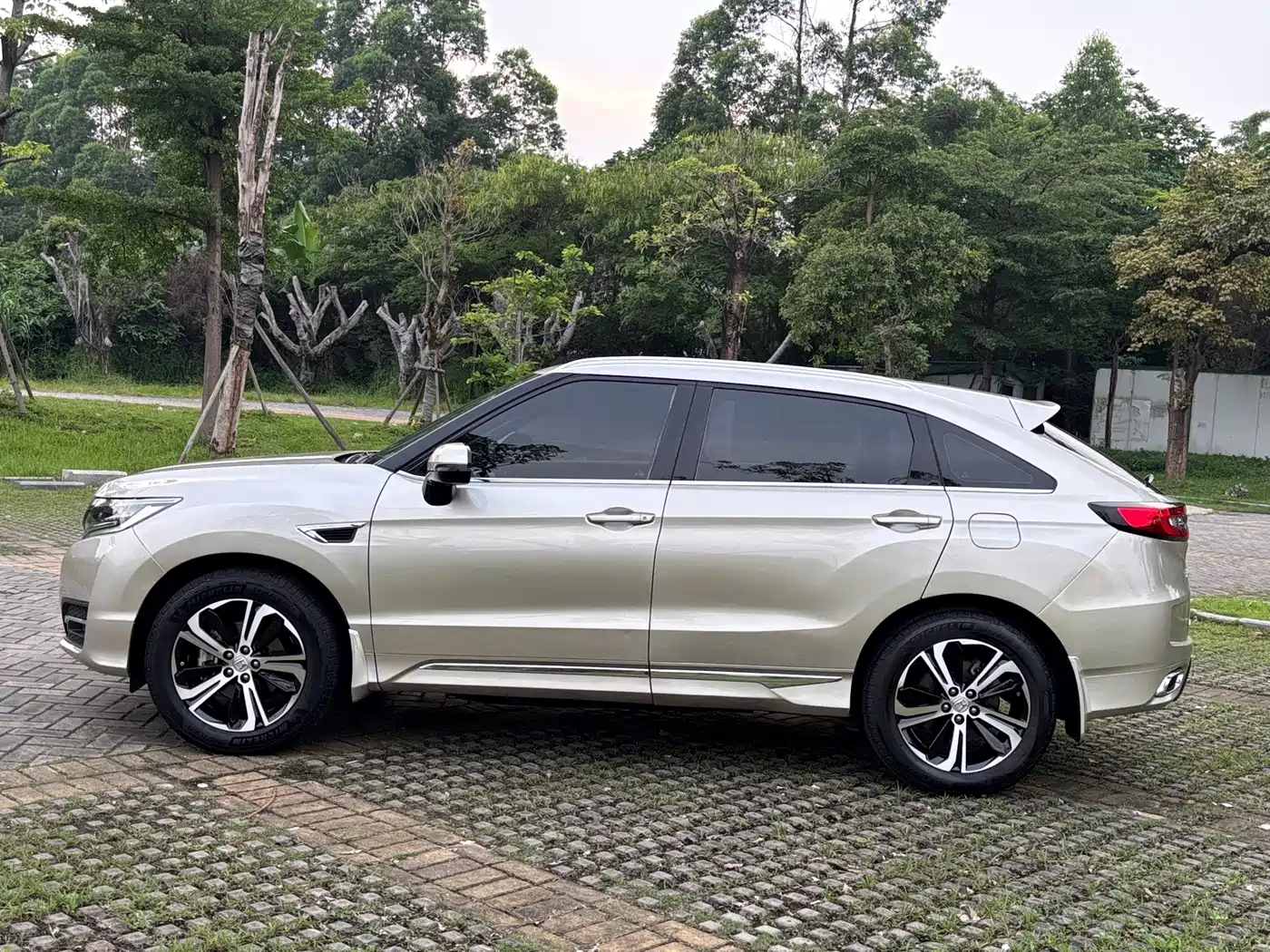 Honda UR-V 2018 2017 370TURBO AWD Premium Edition China V
