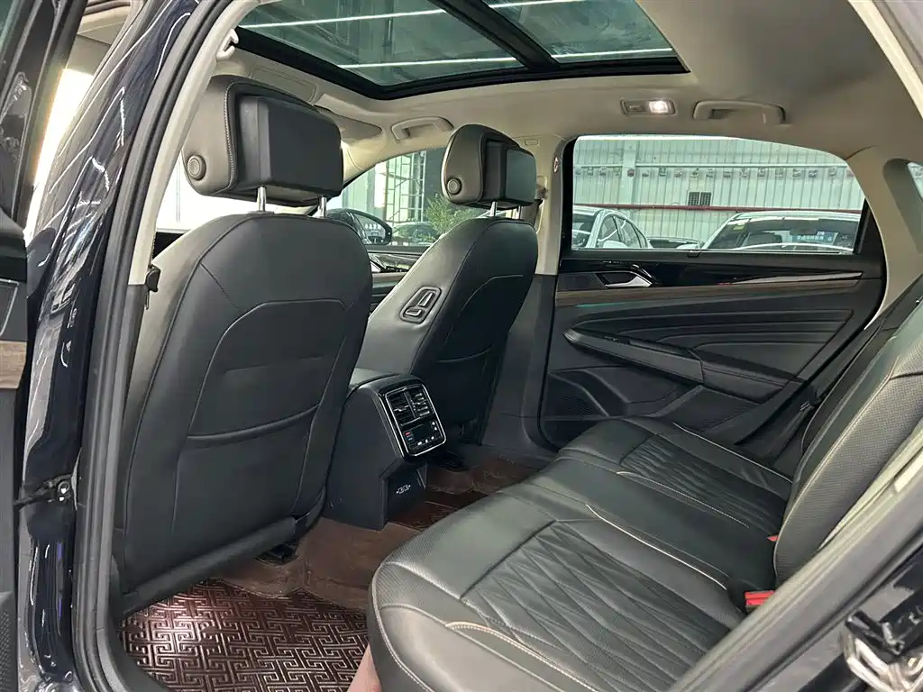 VOLKSWAGEN PASSAT NEW ENERGY