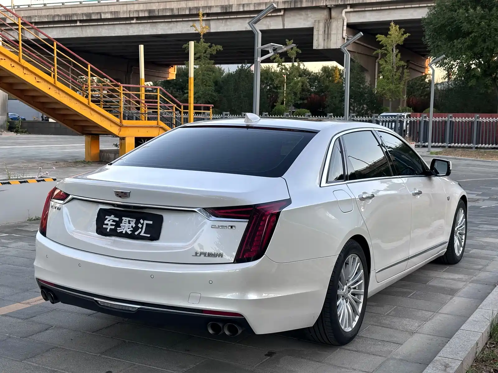 Фото 23 - Cadillac CT6
