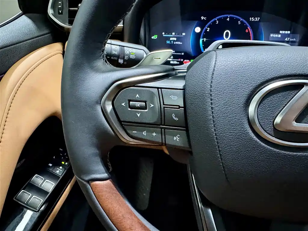 Lexus LX 2025 700h Boundary Edition фото 13