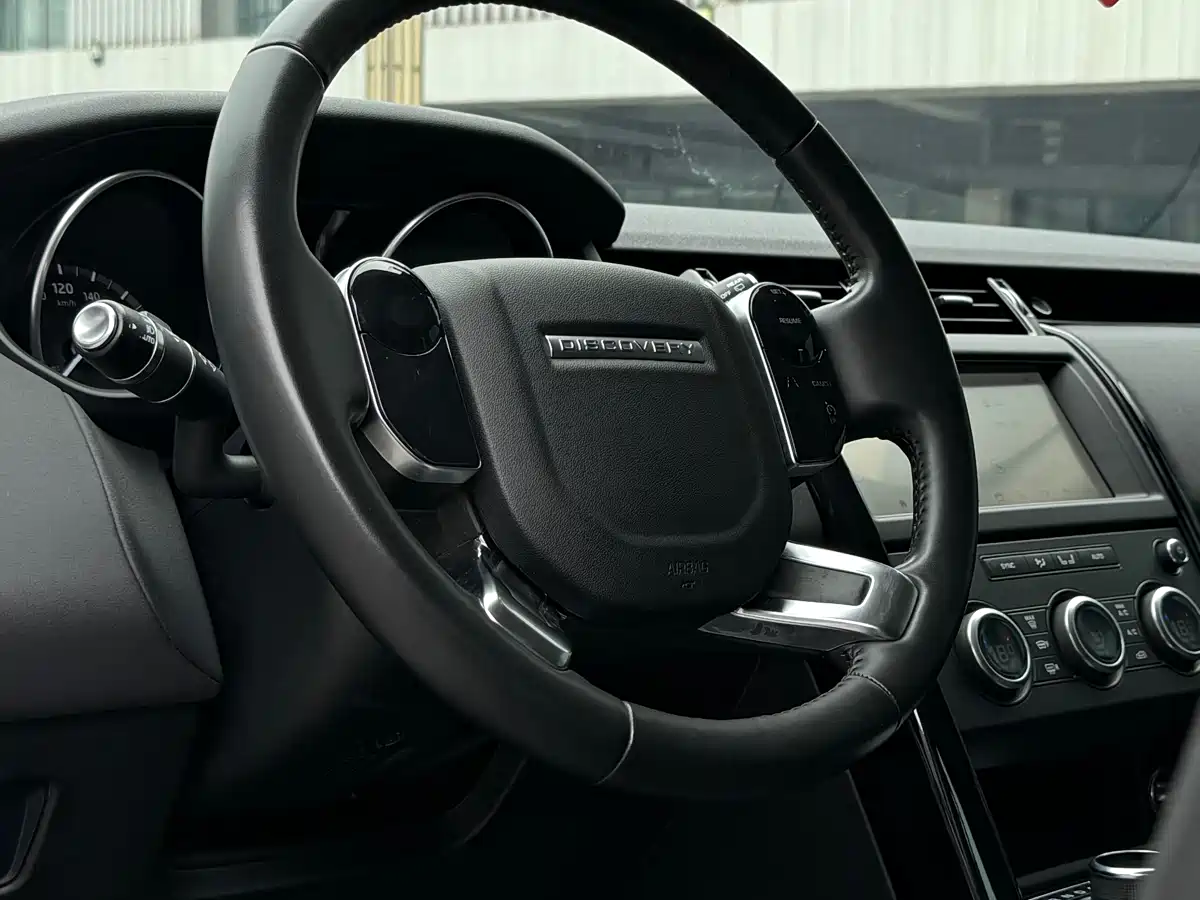 Land Rover Discovery 2019 3.0 SC V6 SE фото 4