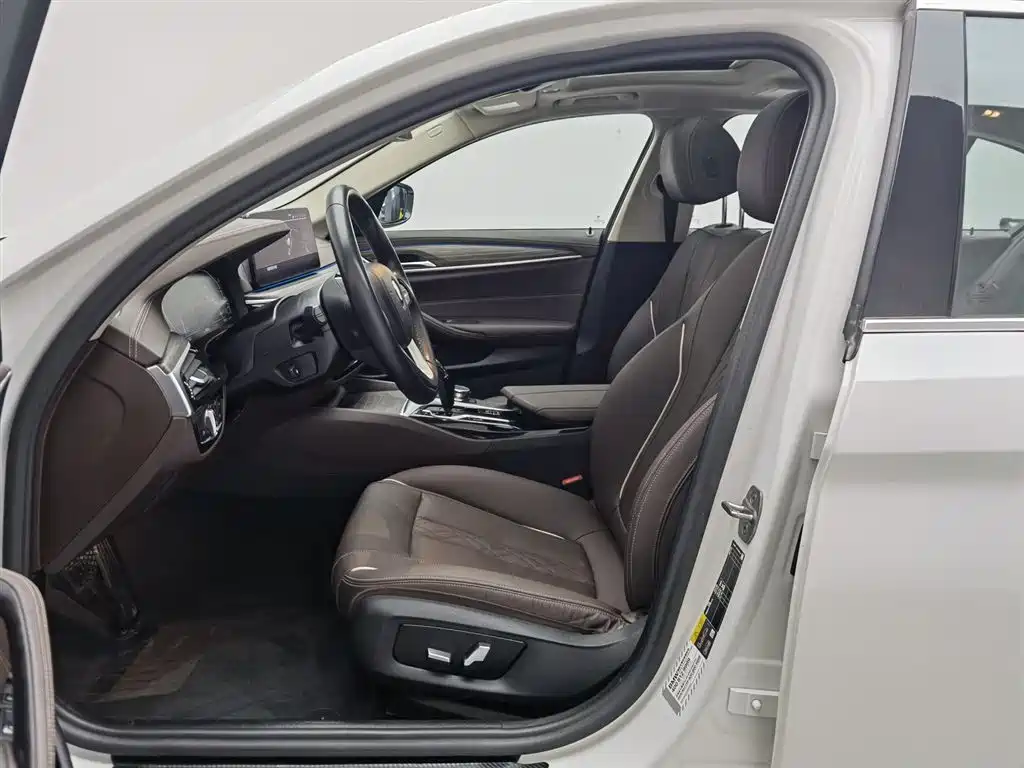 BMW 5 Series New Energy 2022 Facelift 535Le Luxury Package фото 10