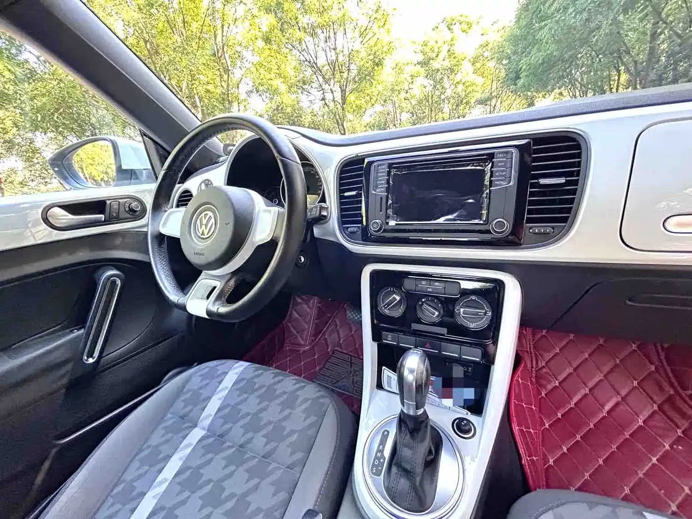 Volkswagen Beetle 2017 180TSI Enjoy фото 13
